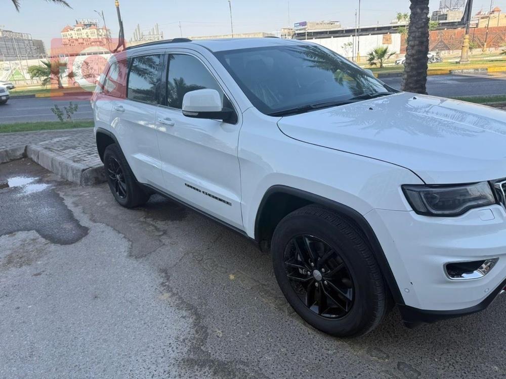 جیپ گراند شیرۆکی